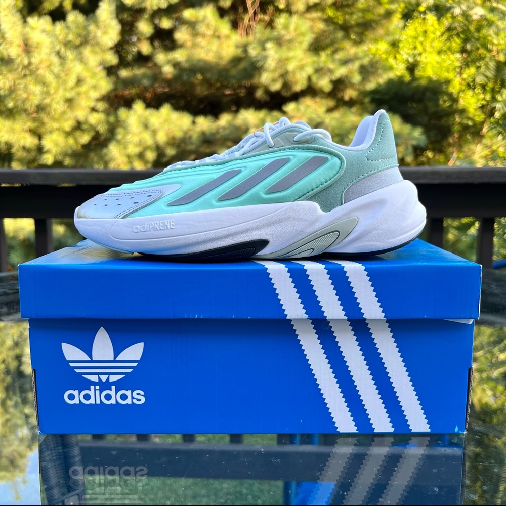 Adidas Ozelia Women’s Athletic Sneakers Shoe - Picture 3 of 9